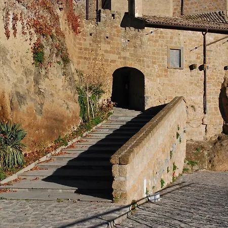 Casa Vacanze Porta Di Valle Bagnoregio Exterior photo